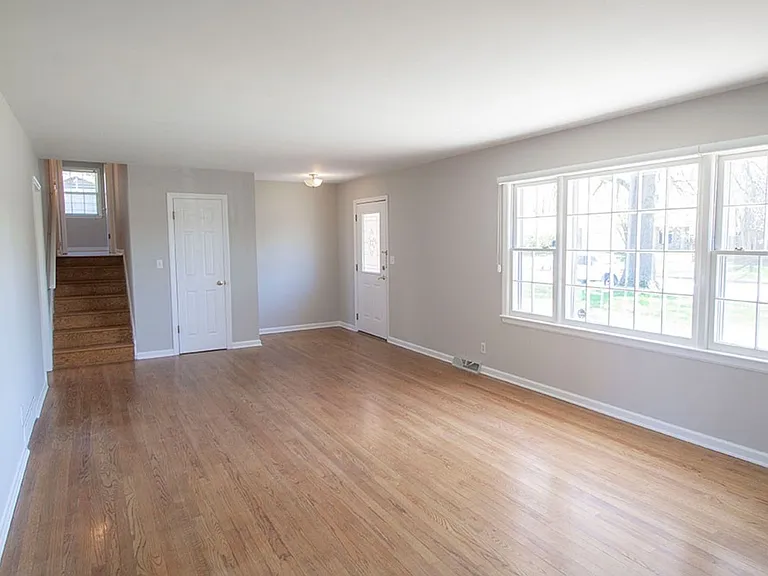 2207 Bushnell Dr — Photo 6