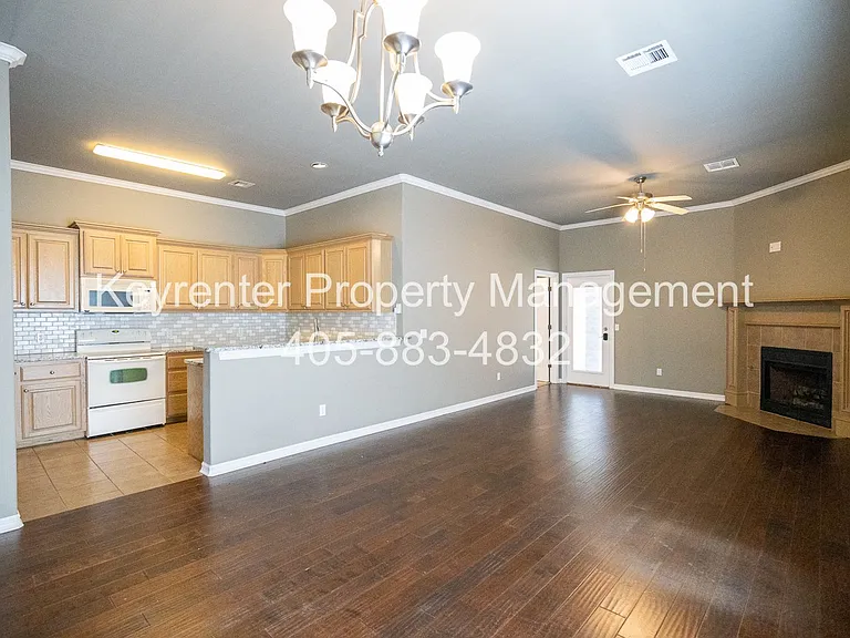 1301 Cedar Creek Dr — Photo 1