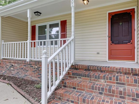 4th image of 101 Heath Pl