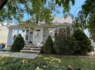353 E 305th St, Willowick, OH 44095