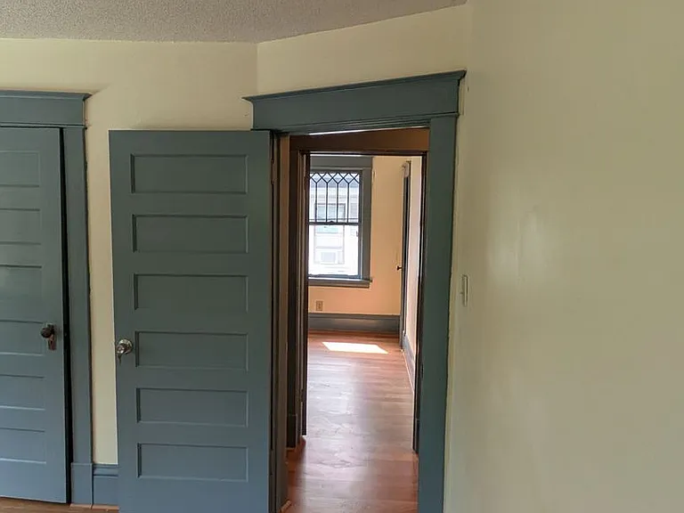 1953 Laurel Ave — Photo 21