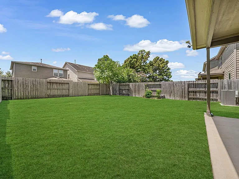 15815 Grey Boulder Dr — Photo 21