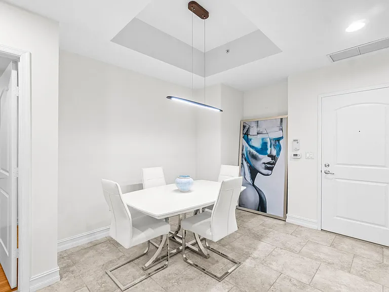 701 S Olive Ave #807 — Photo 3