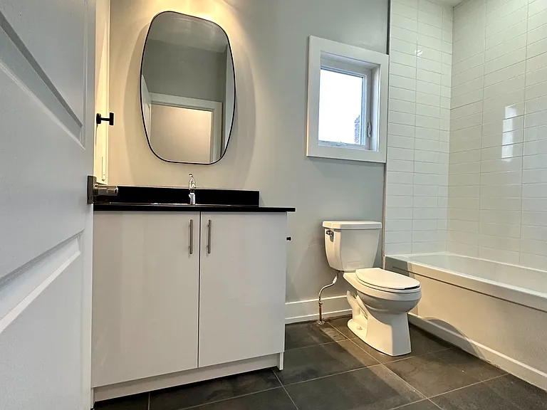 58 Griffith St #UPPER — Photo 20