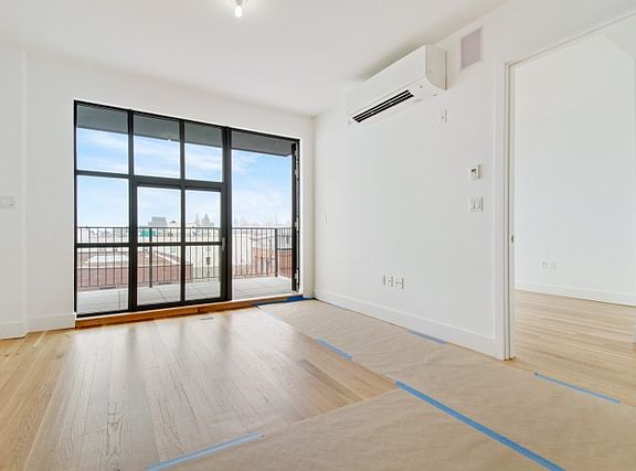 3rd image of 1040 Dean St #811L
