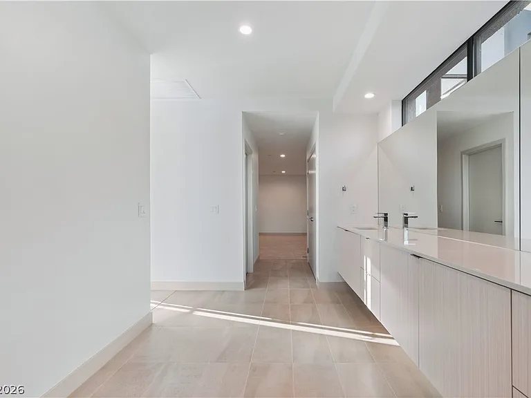 66 Lakefront Dr — Photo 38