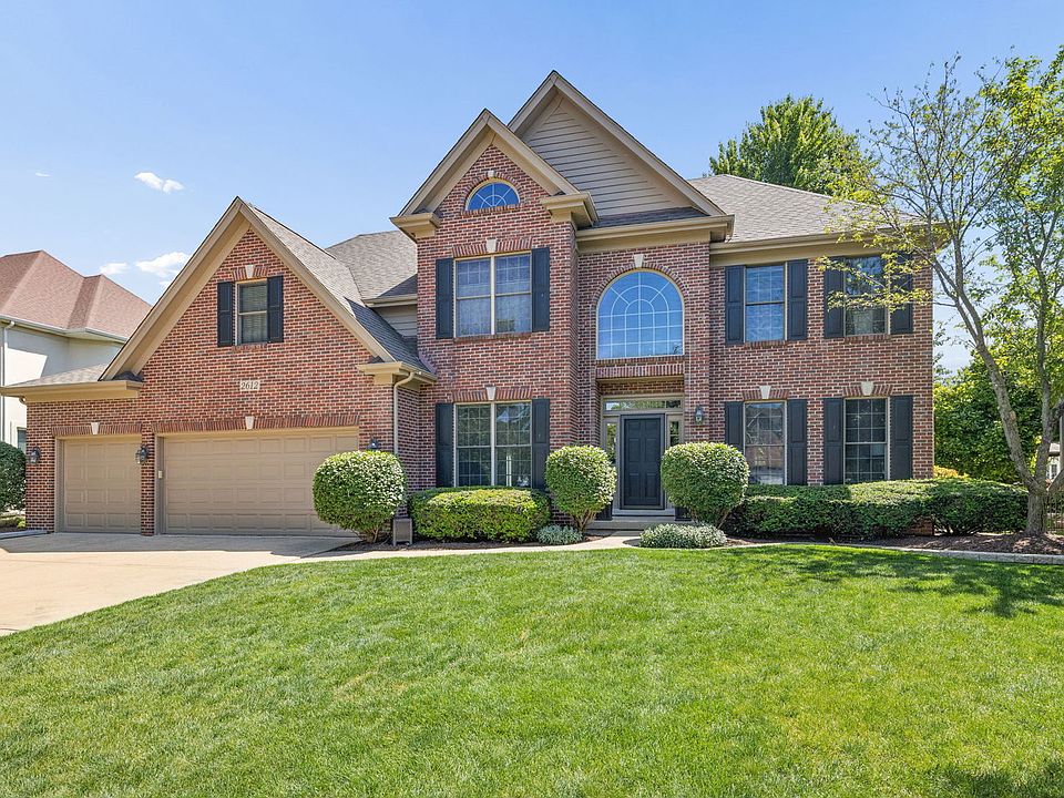 1st image of 2612 Charlestowne Ln