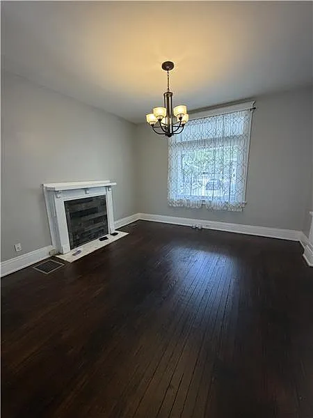 3 bed, 1.5 bath, 1350 sqft, $1,800 — Photo 4