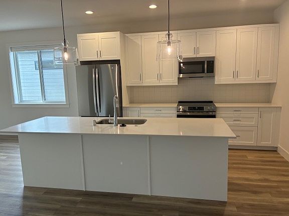 2nd image of 4710 Twisted Pine Dr