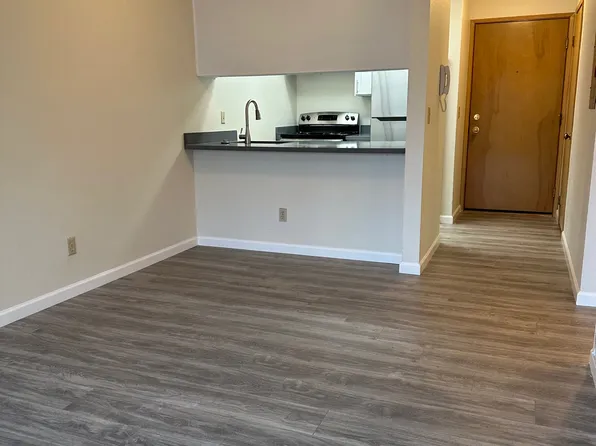 4253 8th Ave NE, Seattle, WA
