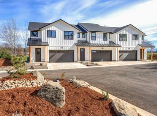 103 Golf View Dr, Eagle Point, OR 97524