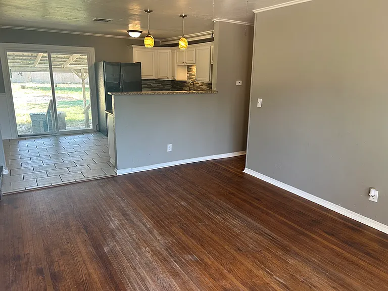 4115 E 28th Pl — Photo 2