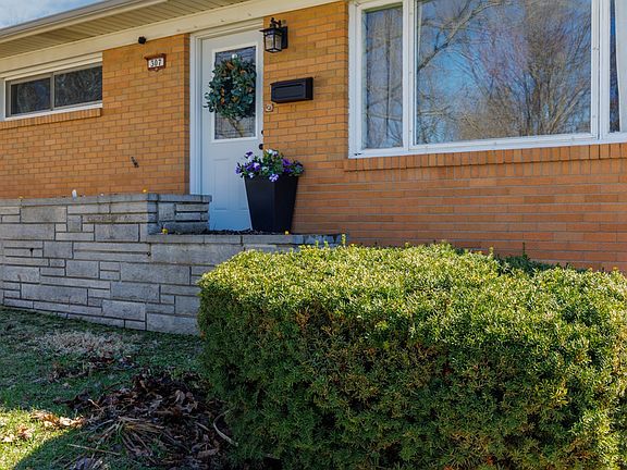 2nd image of 307 Belview Ave