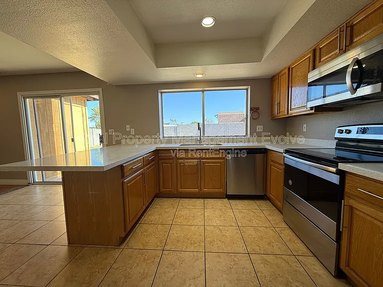 3626 W Angela Dr — Photo 7
