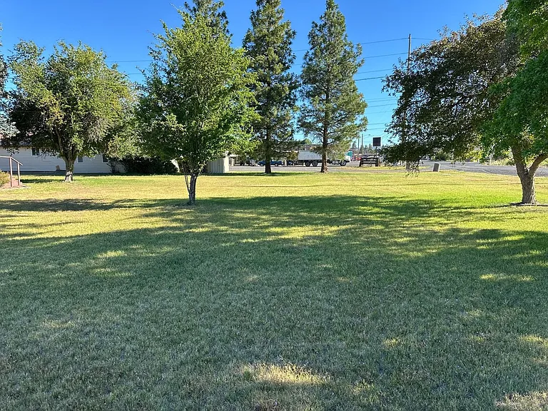 2309 S Malin Rd — Photo 2