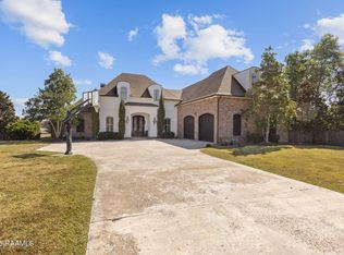 100 Sweetwater Creek Dr, Youngsville, LA 70592