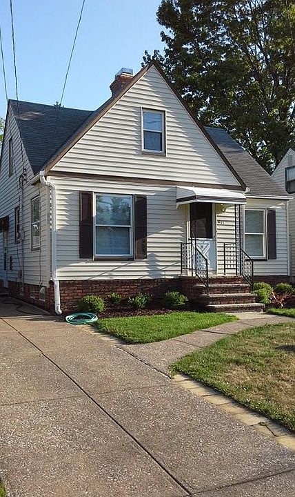 1st image of 611 Tuxedo Ave