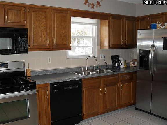 4th image of 3424 Woodstock Ln