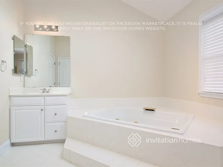 5633 Legacy Cir — Photo 14
