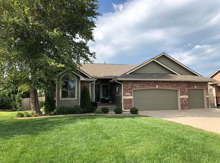 3239 N Lake Ridge Ct, Wichita, KS 67205