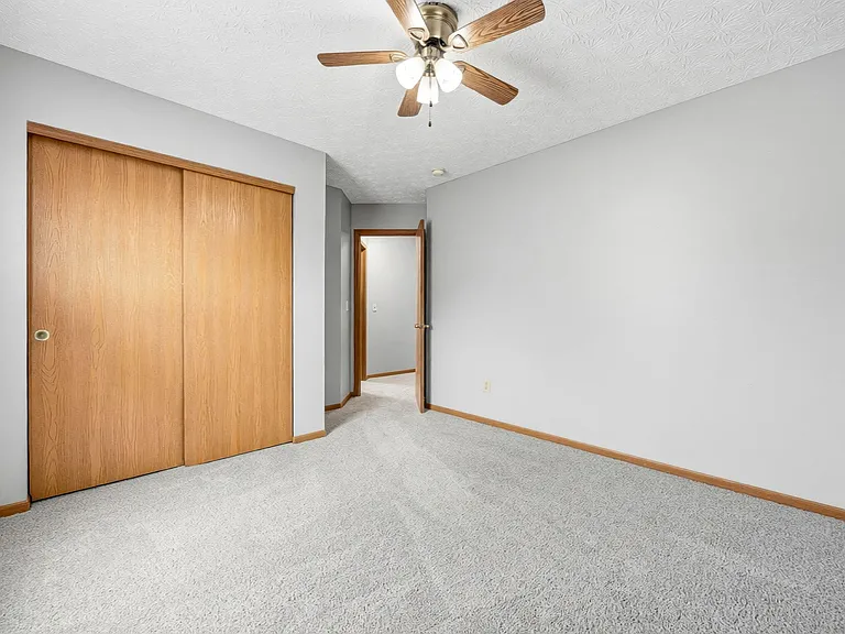 3033 Jamestown Dr — Photo 45