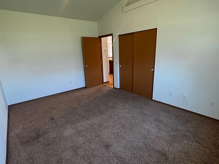 1208 W Malaga Ave — Photo 9