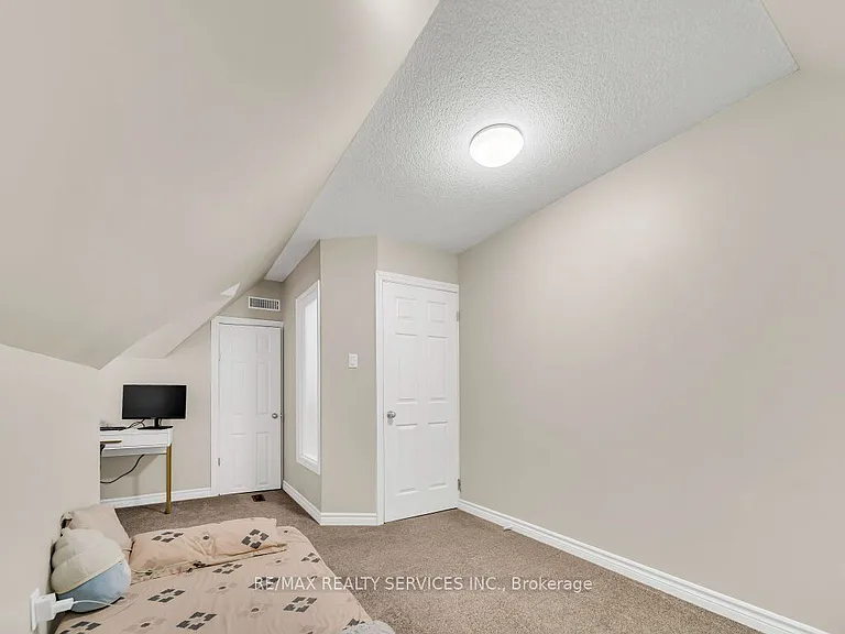 65 Moore St — Photo 39