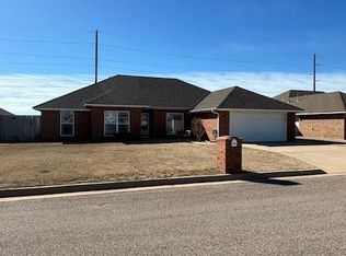1804 Cougar Cir, Altus, OK 73521