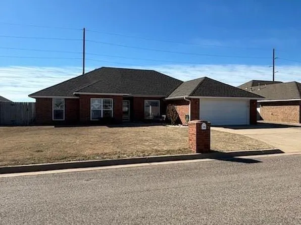 1804 Cougar Cir, Altus, OK 73521