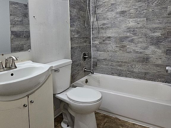 5th image of 3025 Crane Pl