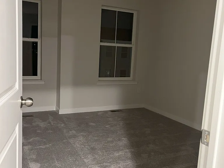 114 Continental Way — Photo 33