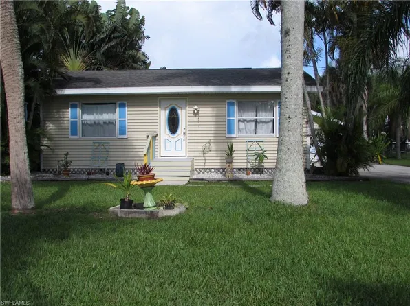 2751 Oleander St, Saint James City, FL 33956