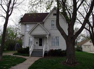 415 Adams Ave, Omro, WI 54963