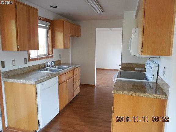 5th image of 1305 SE 61st Pl