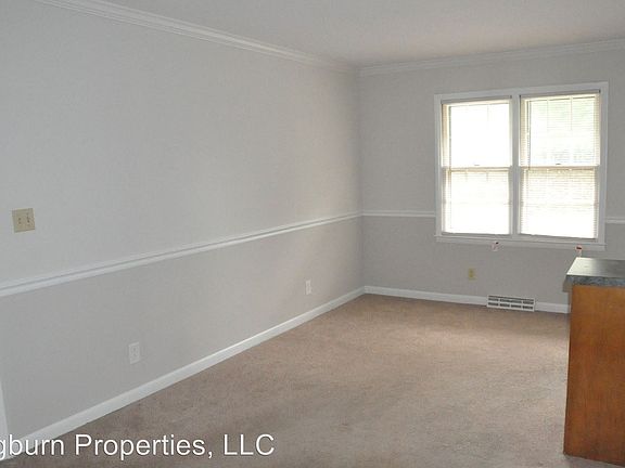 2nd image of 115 N Gordon Dr APT 2