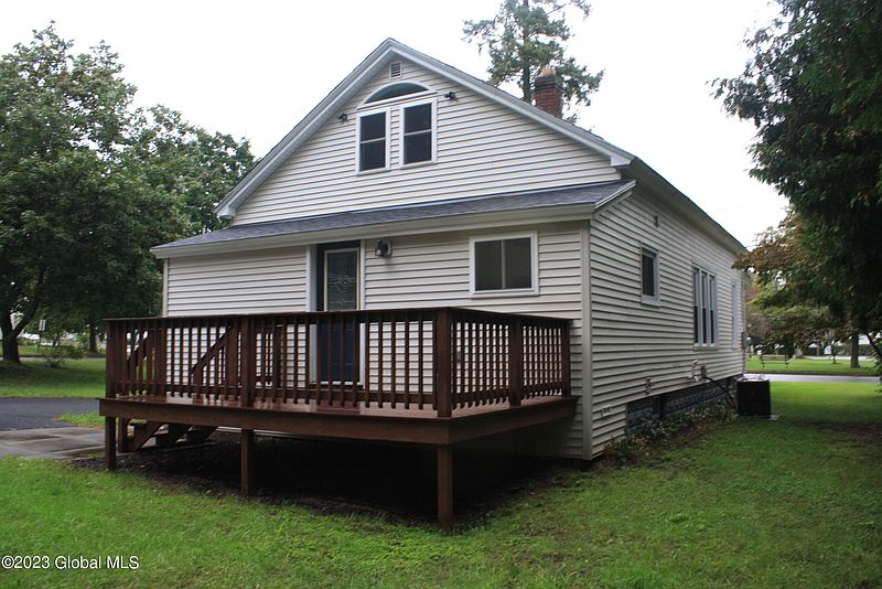 4th image of 6 Ferry Boulevard