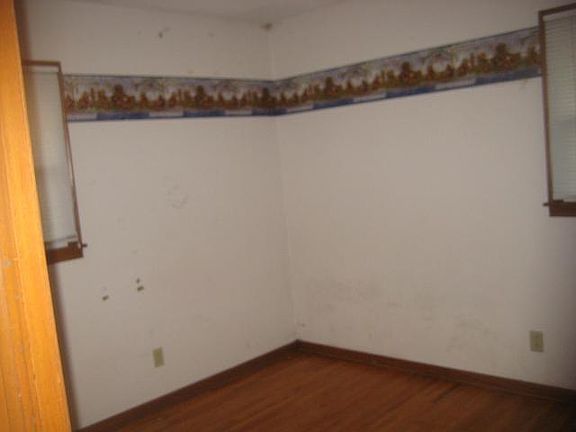 5th image of 6906 Grimes Ave N