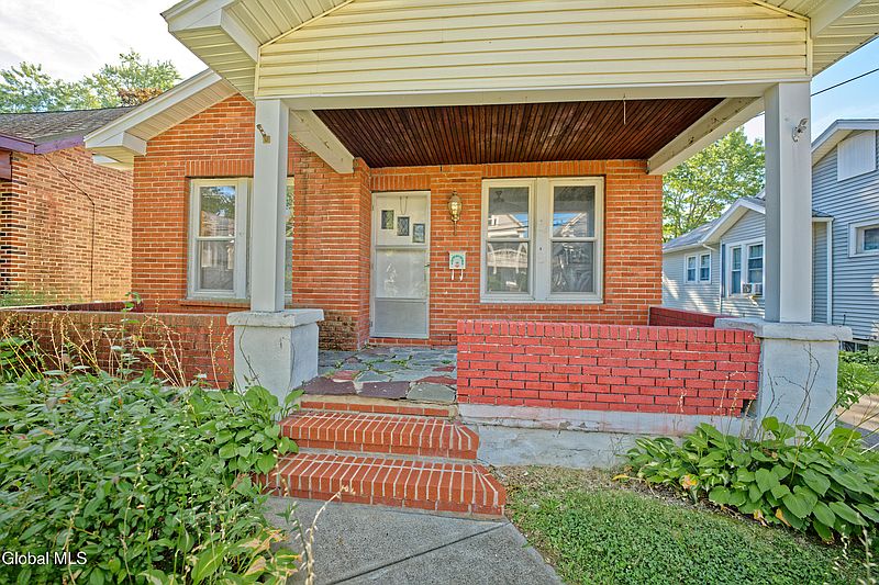 2nd image of 131 Homestead Avenue