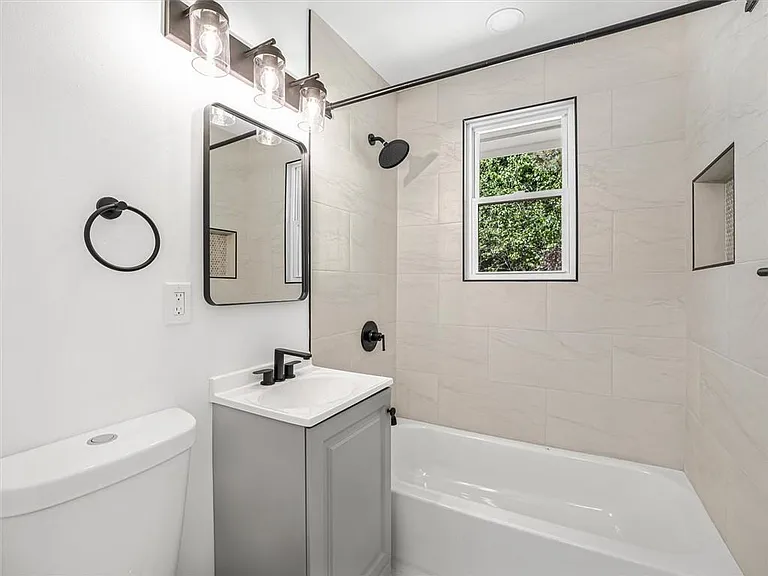 454 Oak Dr SE — Photo 19
