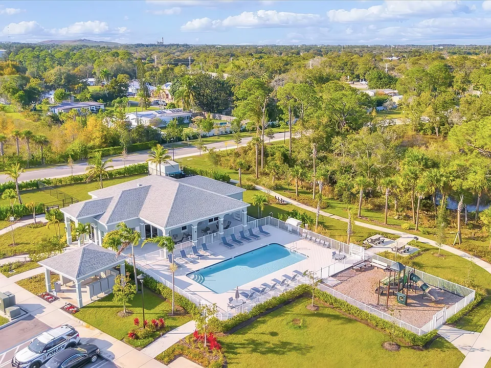 Ravinia St. Lucie
