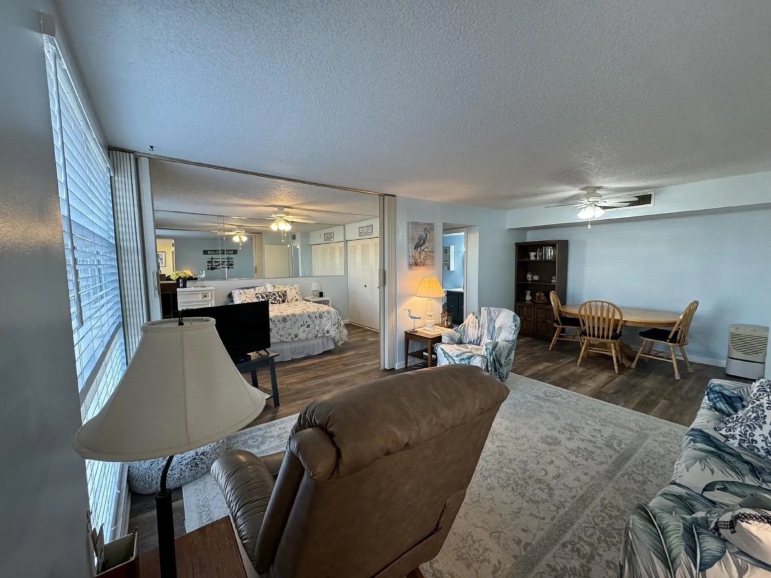 4700 Ocean Beach Blvd — Photo 2