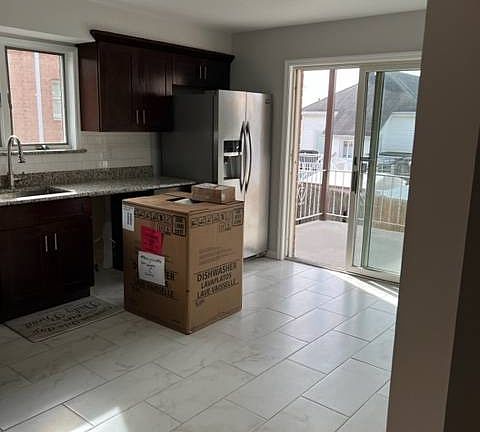 2nd image of 12 Altamont Pl Floor 1