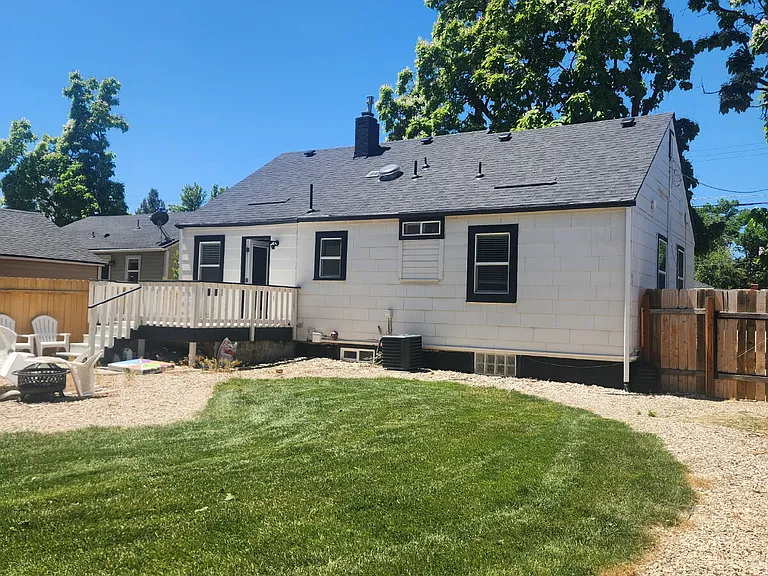 1634 S Merrill St — Photo 15