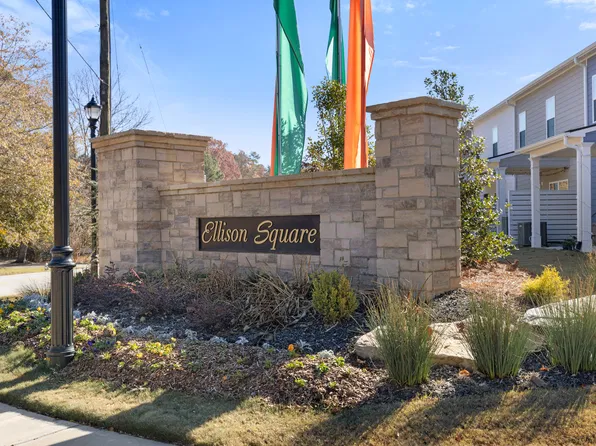 1156 Chastain Dr, Sugar Hill, GA 30518