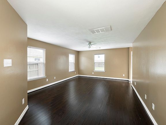 3rd image of 1915 Sable Glen Ct