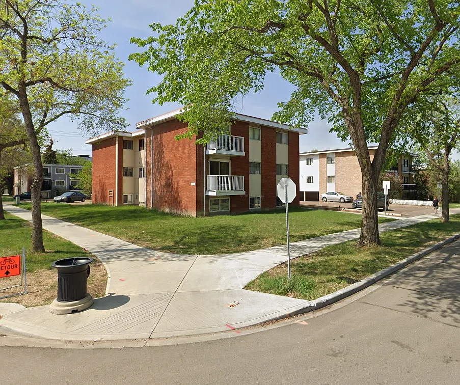 10604 114 St NW, Edmonton, AB T5H 3J9, Canada — Photo 3