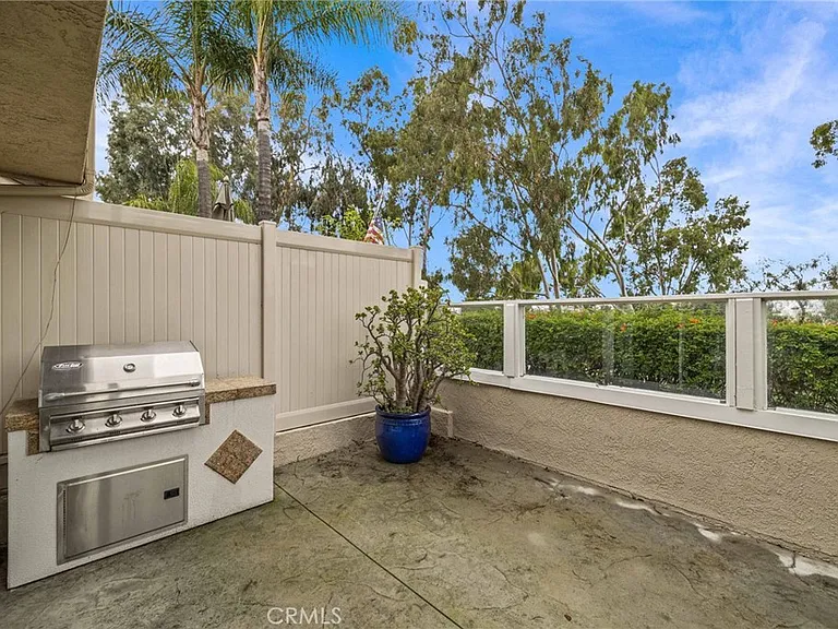 91 Stanford Ct #62 — Photo 32