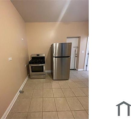 3rd image of 742 N Lawndale Ave #1
