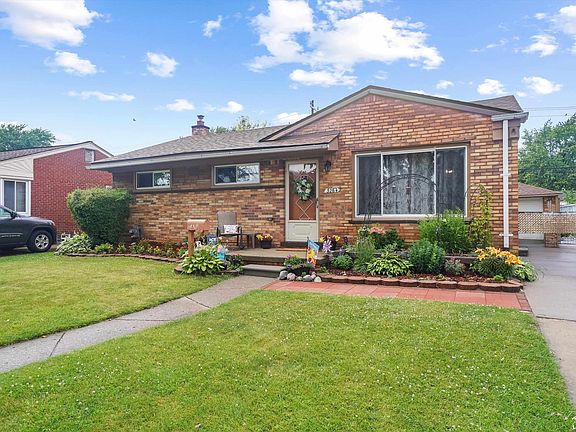 5th image of 3264 Maple Dr