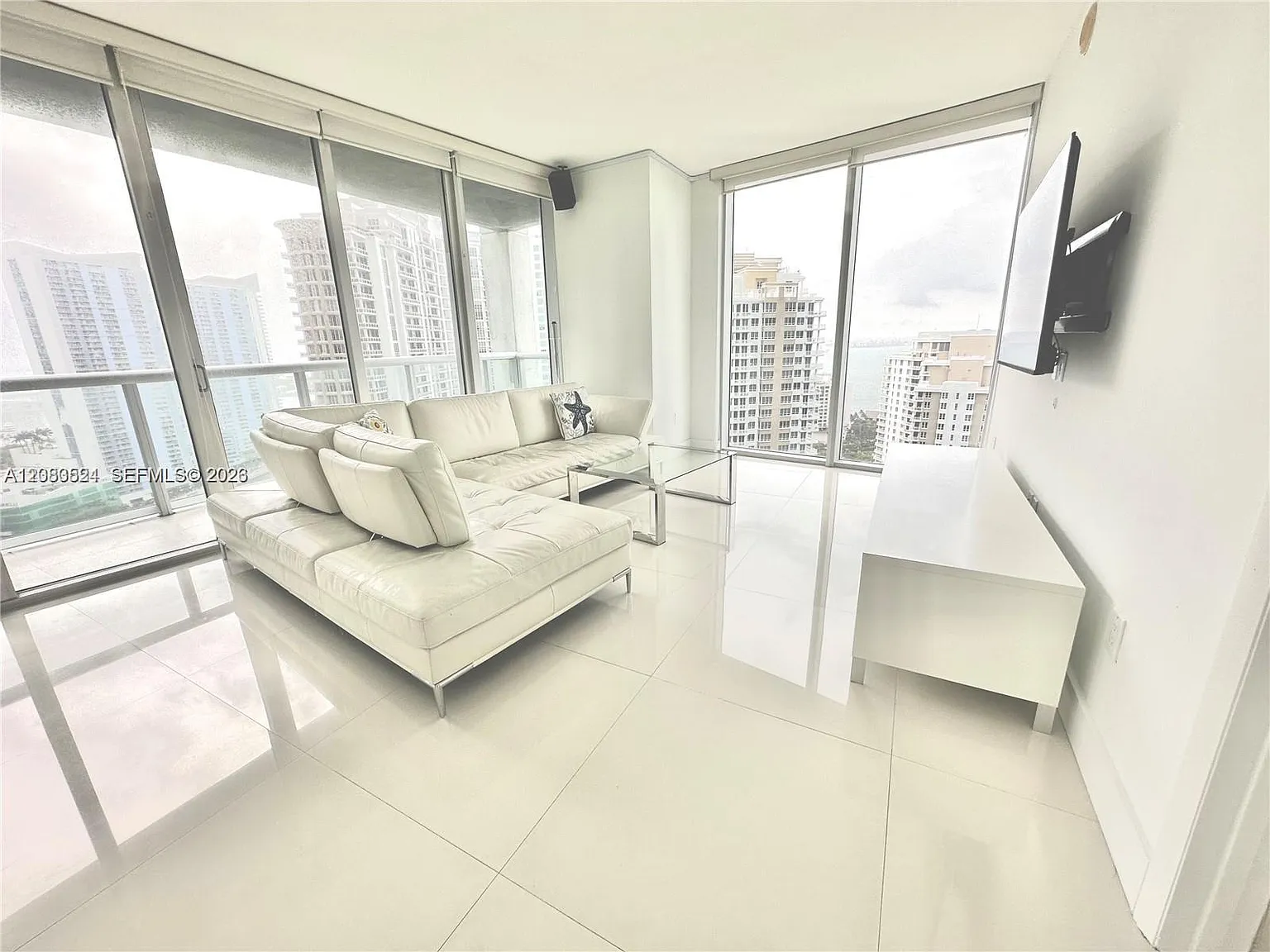 Icon Brickell No Two — Photo 3